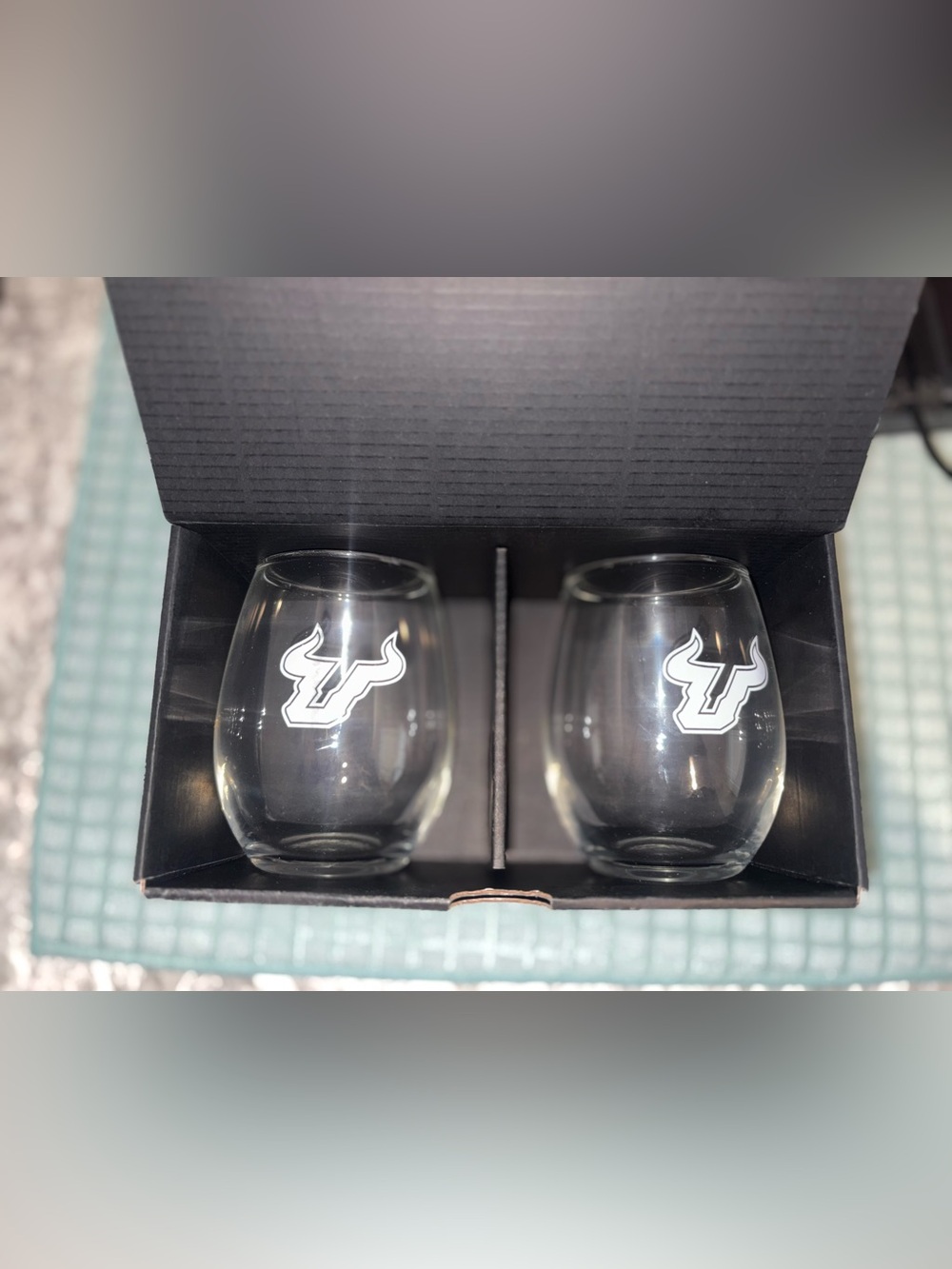 White Bull USF Emblem: 2-Pack Clear Stemless Wine Glass tumblers
